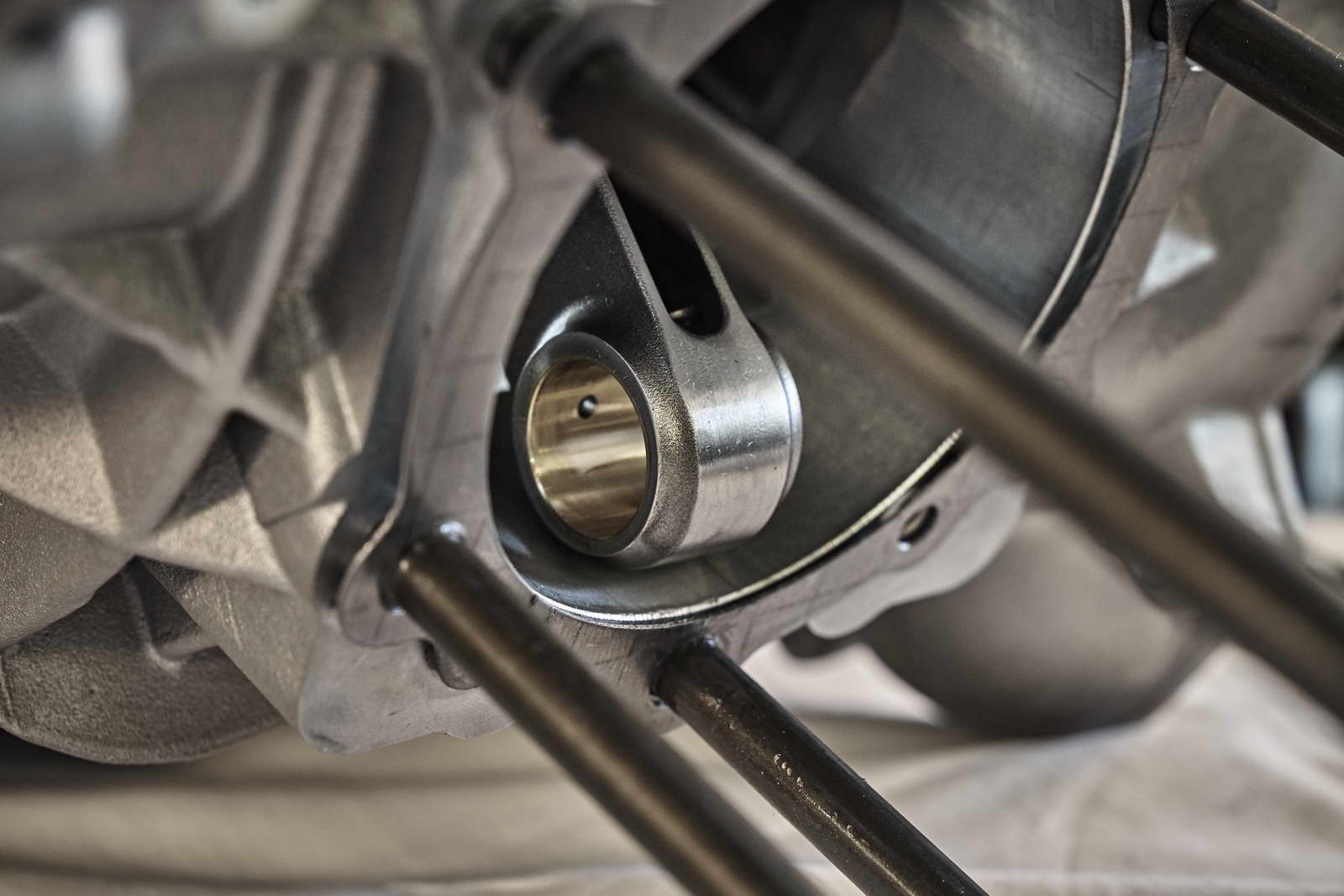 Guzzi Motor Zusammenbau René Nesselhauf